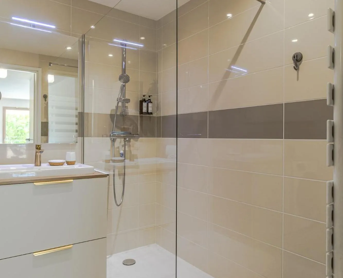 Apartamento Tournette, Vue Montagne & Belle Terrasse Annecy Francia