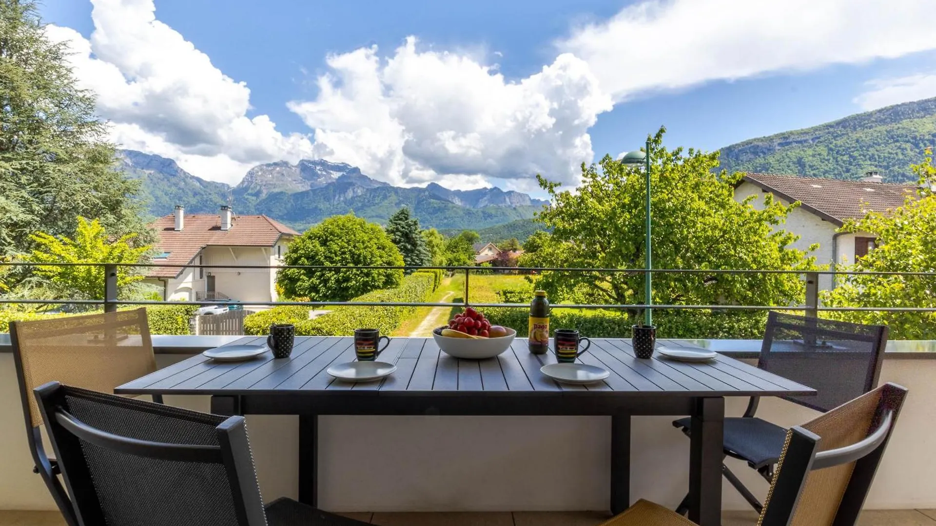 Apartamento Tournette, Vue Montagne & Belle Terrasse Annecy Francia